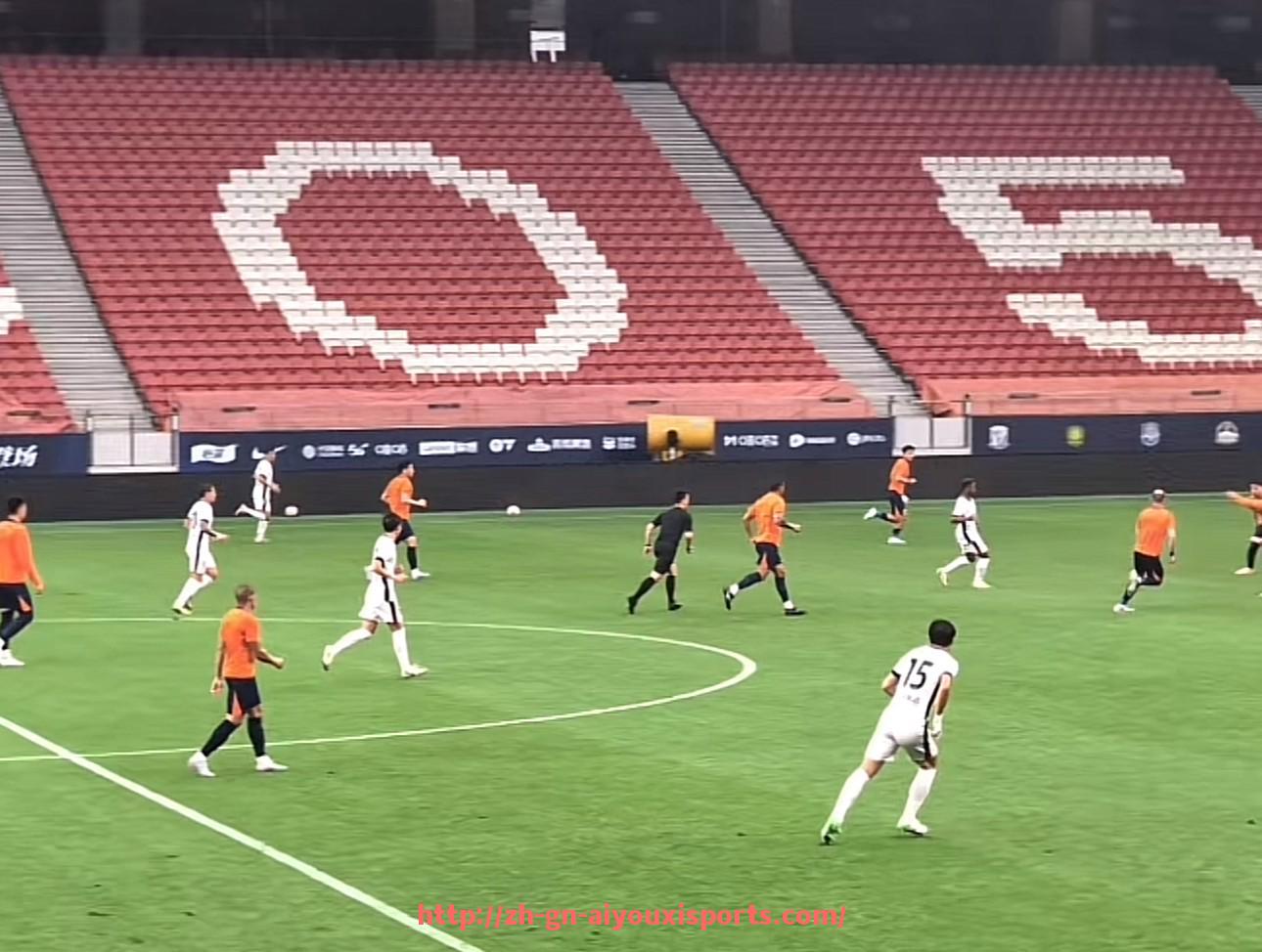 爱游戏体育官网-英超球员对亨德森的评价及球队核心作用